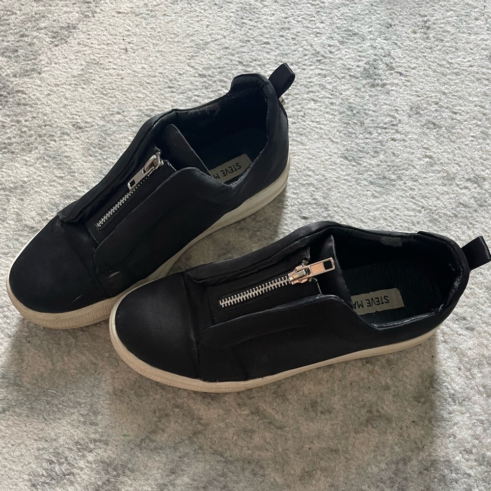 Steve Madden Black Slip On Sneaker with Zip